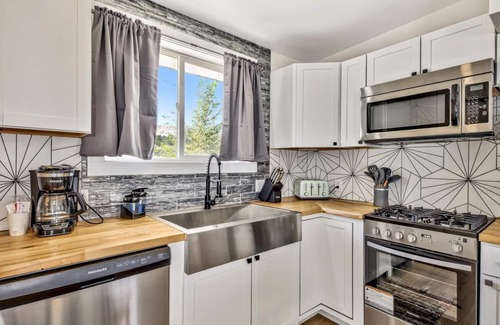 Walker Cabin | WWM Room 7B: Yosemite Base camp explore The E Sierras