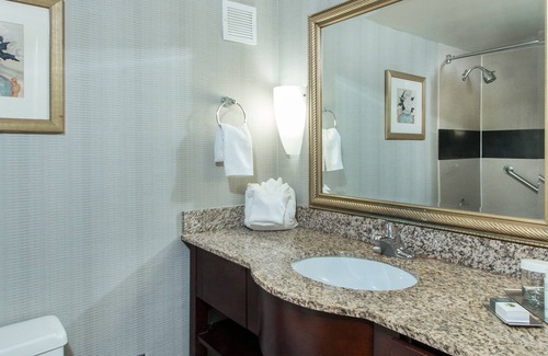 Crosswoods Hotel | Wyndham Columbus