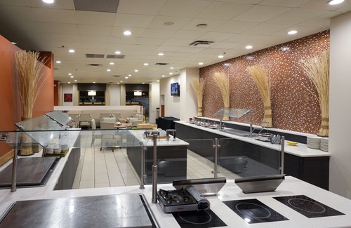 Crosswoods Hotel | Wyndham Columbus