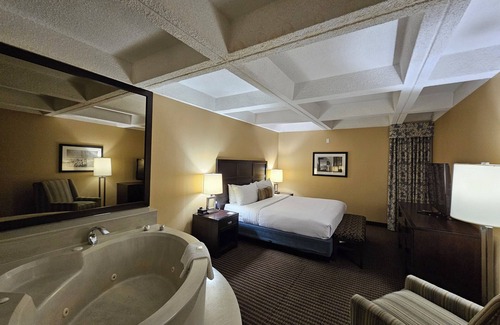 Southside Hotel | Wyndham Edmonton Hotel and Conference Centre