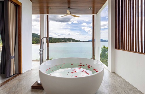 Khanom Hotel | X-sea khanom Harbor Bay Resort