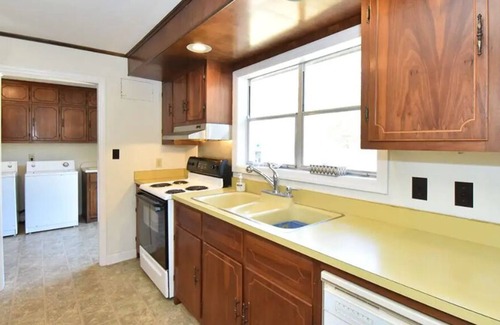 Gloucester Cottage | Xan's Landing on the Water Cottage