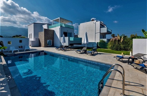 Tingaki Villa | XENOS VILLA 4 - LUXURY VILLA WITH PRIVATE SWIMMING POOL NEAR THE SEA