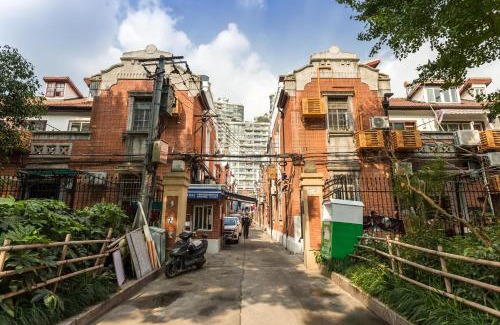 Downtown Shanghai Apartment | Xizhi B&B & Vintage Apartment