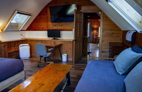 Keene Apartment | Xplorer II - Keene | Modernized Private Apartment in Town | Centrally Located to Major Trailheads