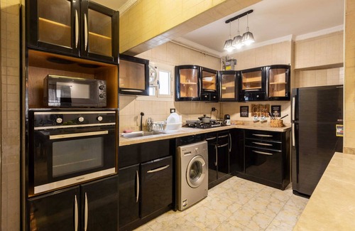 Heliopolis Apartment | Xuru Stays I Play Foosball & Do Yoga - 1 BR Apt. 5 Min To Airport