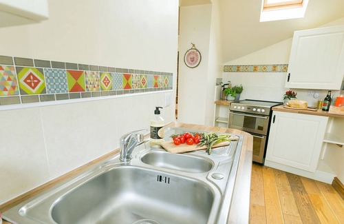 Cylch-Y-Garn Cottage | Y Beudy - a sea view that sleeps 2 guests in 1 bedroom