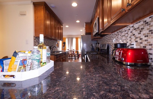 Freeport House | Yachtsman's Cove with 3-Levels