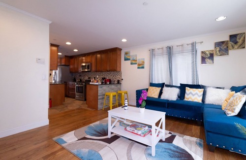 Freeport House | Yachtsman's Cove with 3-Levels