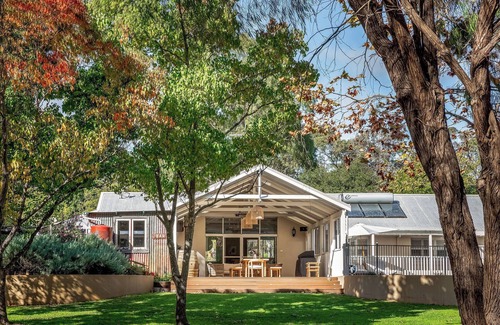 Yallingup Siding House | Yallingup Homestead - Lakeside Rural Retreat