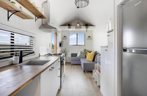 Palmers Channel Villa | Yamba Tiny House Iris