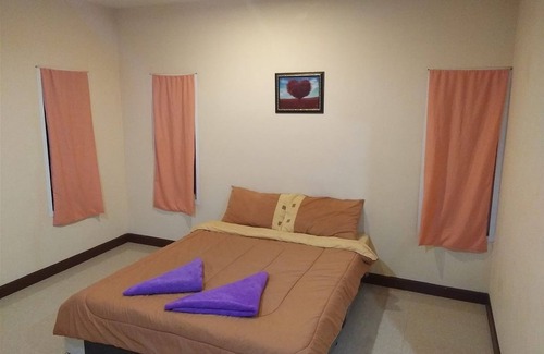 Nikhom Phatthana Hotel | Yamsurl House Resort