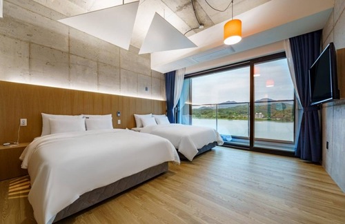 Gangha Hotel | Yangpyeong The Line Drive-In Hotel