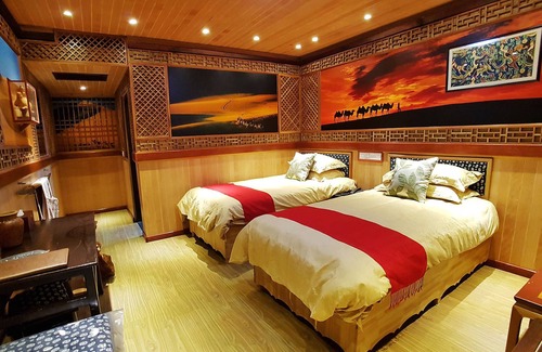 Ten Mile Gallery House | Yangshuo Li River Gallery Lodge