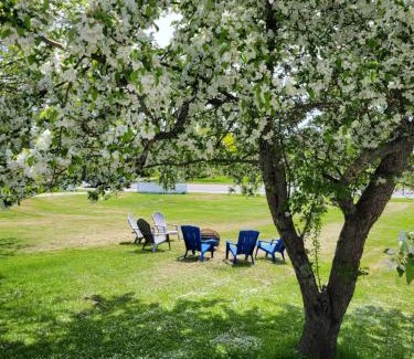Searsport Hotel | Yardarm Motel