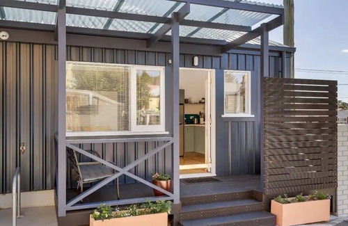 North Hobart Apartment | Yardley on Argyle - One Bedroom Apartment, Sleeps 4