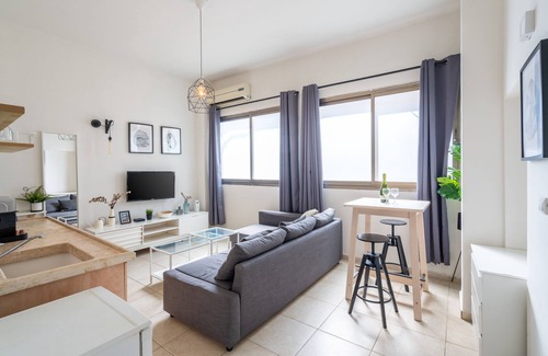 Kerem HaTeimanim Apartment | YARKON - By Beach Apartments TLV