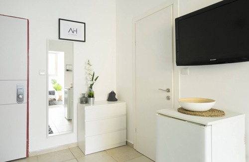 Kerem HaTeimanim Apartment | YARKON - By Beach Apartments TLV