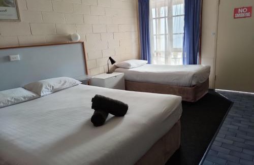 Yarragon Hotel | Yarragon Motel