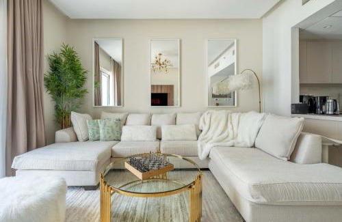 Abu Dhabi Apartment | Yas Pearl - 2BD by SLV