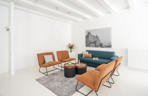 Spaarndammer en Zeeheldenbuurt Apartment | YAYS Amsterdam Salthouse Canal by Numa
