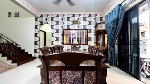 Kampung Geliga Besar House | YB Guest House 4 Bilik 5 Katil