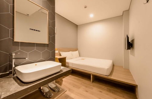 Kampung Bali Hotel | Yellow Bee Tanah Abang