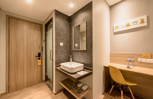Kampung Bali Hotel | Yellow Bee Tanah Abang