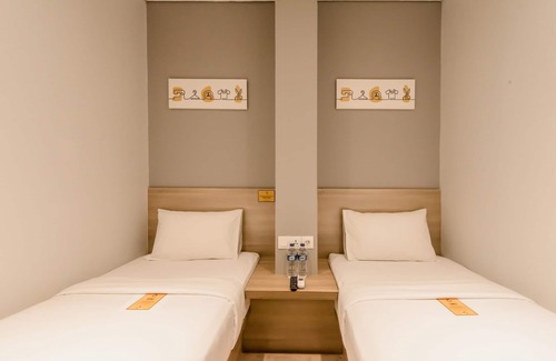 Kampung Bali Hotel | Yellow Bee Tanah Abang