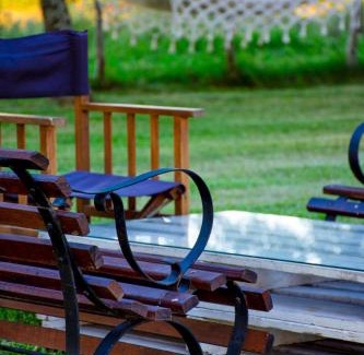 Colonia Libertad House | Yellow Cardinal Lodge