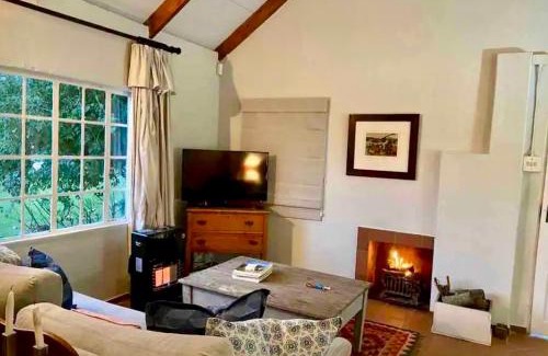 Curry's Post Apartment | Yellowwoods Farm - POOL COTTAGE (self-catering)