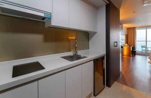 Chongp'o Hotel | Yeosu Venezia Hotel & Suite