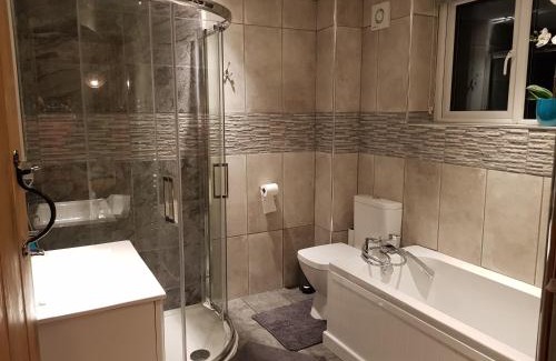 Little Cowarne House | yew tree cottage