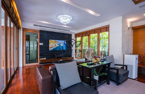 North Pattaya Villa | Yizen Beachfront Seaview Villa Wongamat Beach