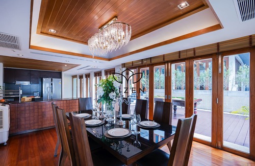 North Pattaya Villa | Yizen Beachfront Seaview Villa Wongamat Beach