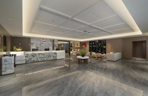 Liwan Hotel | Yizhi Hotel - Guangzhou Shamian Island Huangsha Metro Station-Canton Fair free shuttle bus included Breakfast
