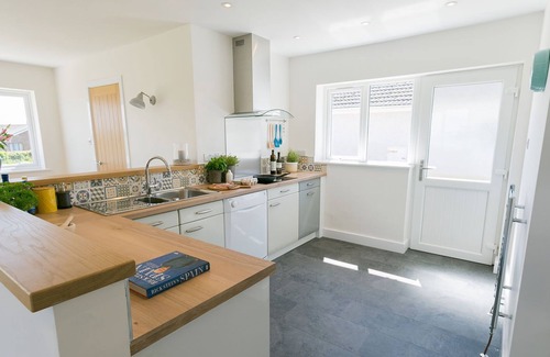 Rhoscolyn Cottage | Ynys Las - a sea view that sleeps 4 guests in 2 bedrooms