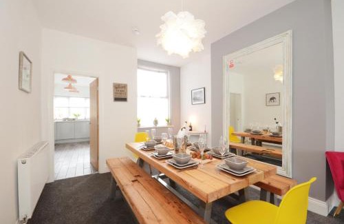 Heworth House | York Boutique House- spacious & stylish with free parking