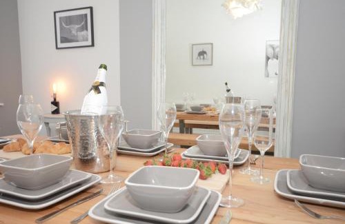 Heworth House | York Boutique House- spacious & stylish with free parking
