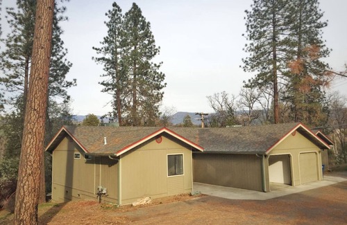 Oakhurst House | Yosemite Adventure Great Location Condo by Casaoso