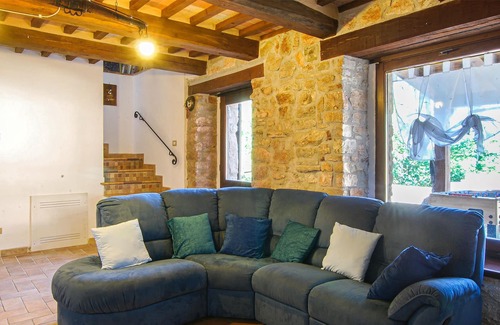 Pievefavera House | You will be greeted by a beautiful stone house with many amenities overlooking Lago di Borgiano.