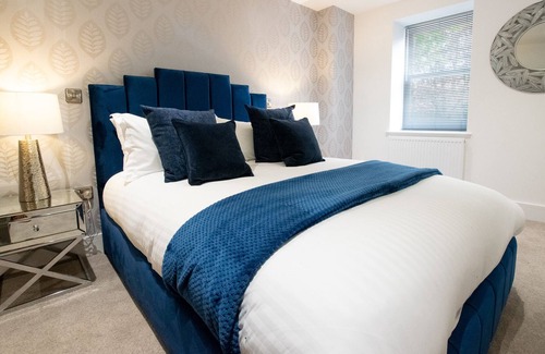 Cotham Apartment | Your Apartment Rowan Tree - No 1