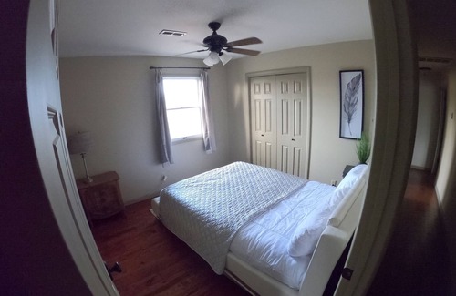 Benton County House | "Your Hilltop Haven: Embrace Bentonville & NWA's Vibrant Epicenter!"