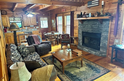 Blue Ridge Cabin | YOUR mountain experience in this luxurious amenity galore cabin in the woods!