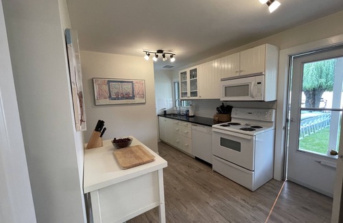 Okanagan-Similkameen House | Your own private beach!