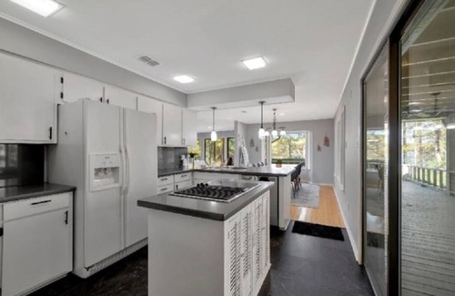 Nacogdoches House | Your Private Lakefront Retreat