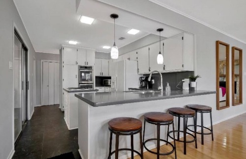 Nacogdoches House | Your Private Lakefront Retreat