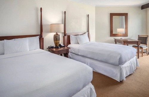 Hanamaulu Hotel | Your Relaxing Getaway Awaits! 4 Garden View Units, Private Balconies!