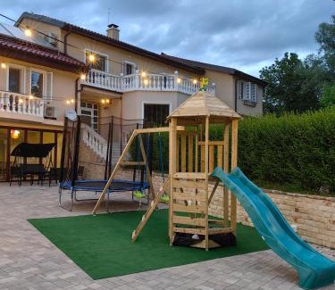 Rakitnitsa House | Youtopia Riverside