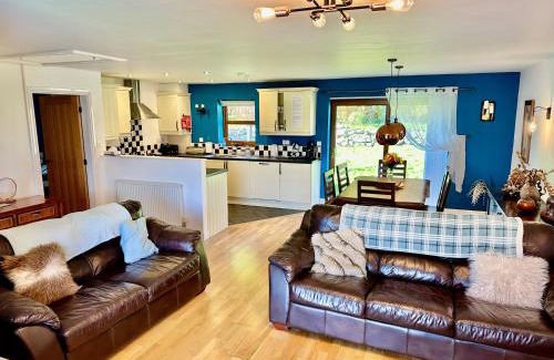 Llanddaniel Fab House | Yr Encil